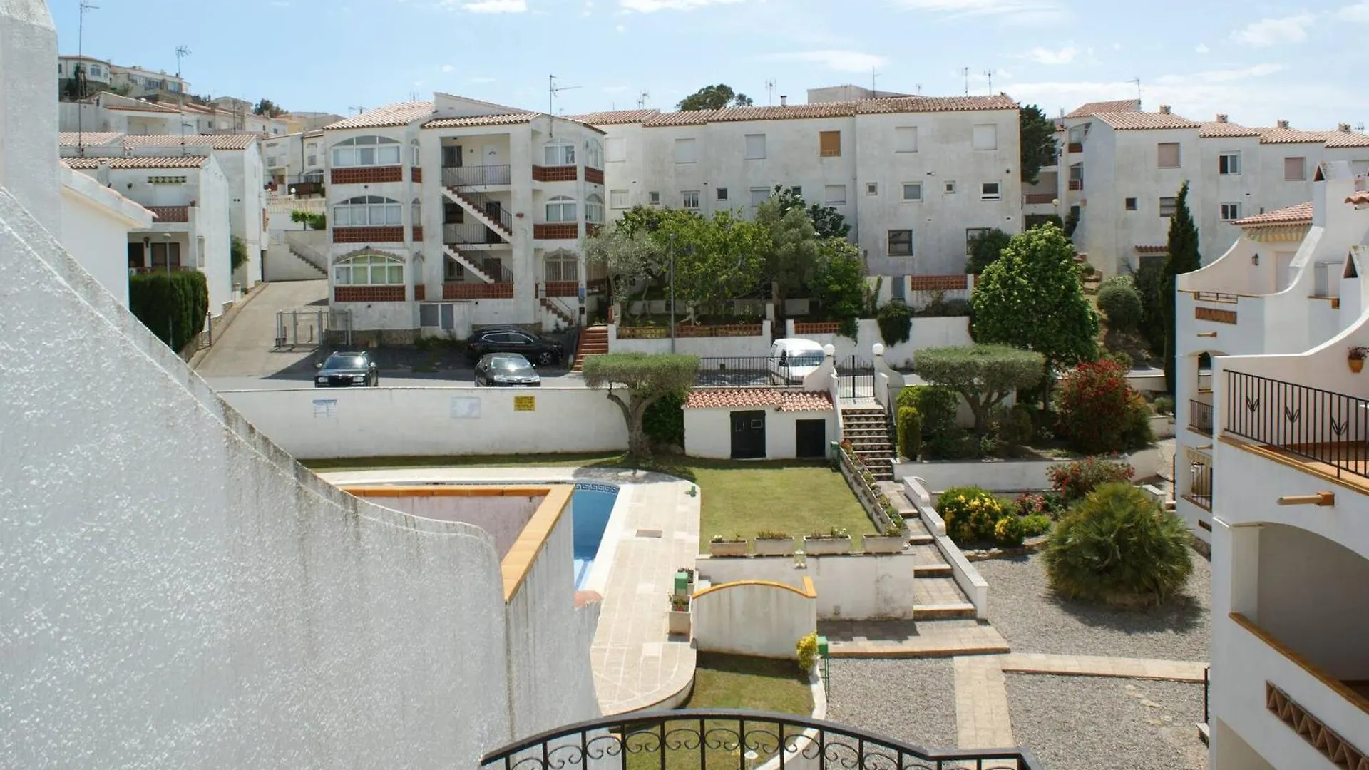 Holiday home Apartamento En Roses Parking Y Piscina Comunitaria