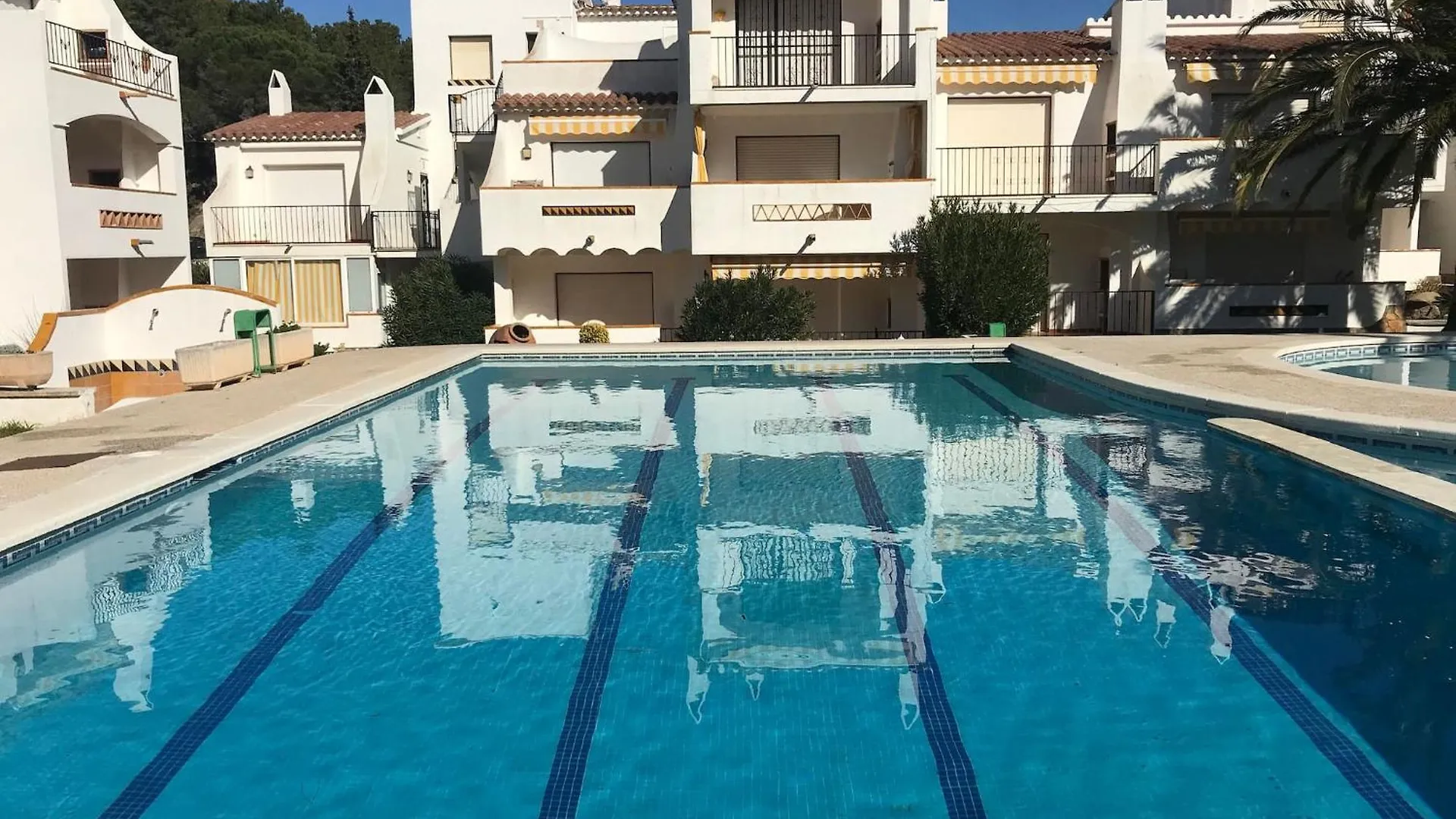 Holiday home Apartamento En Roses Parking Y Piscina Comunitaria Spain