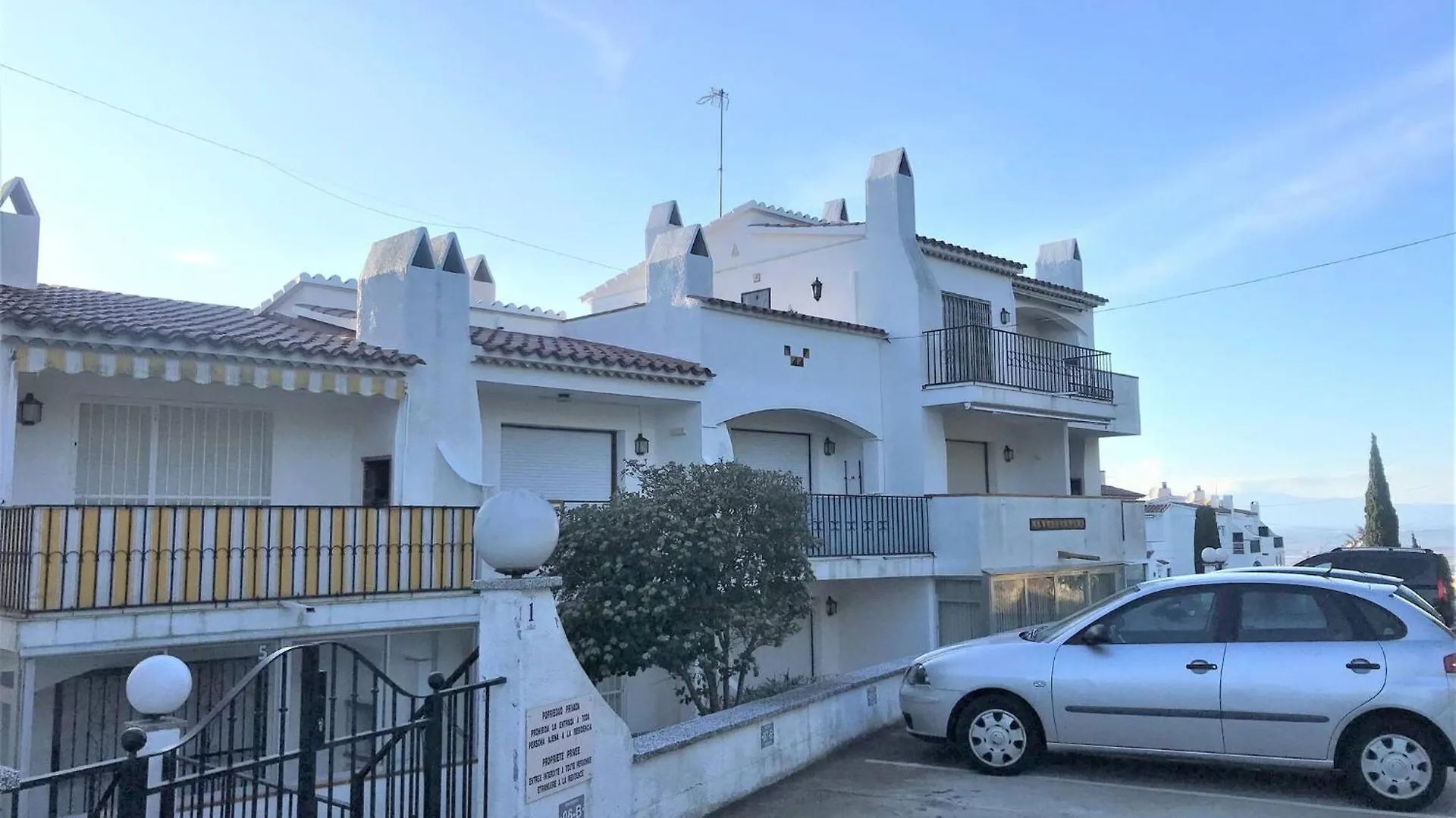 Apartamento En Roses Parking Y Piscina Comunitaria 0*,  Spain